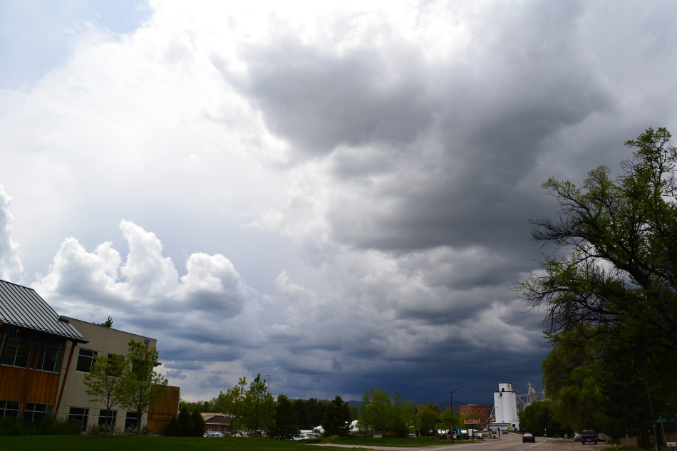 Mid-Afternoon Thunderstorm